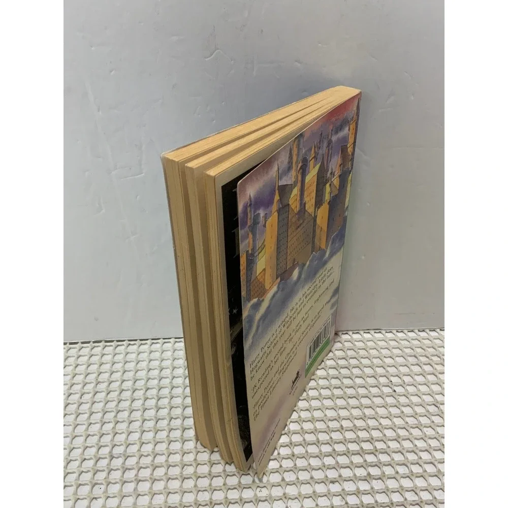 Harry‎ Potter and the Chamber of Secrets – Magic First Edition paperback EUC